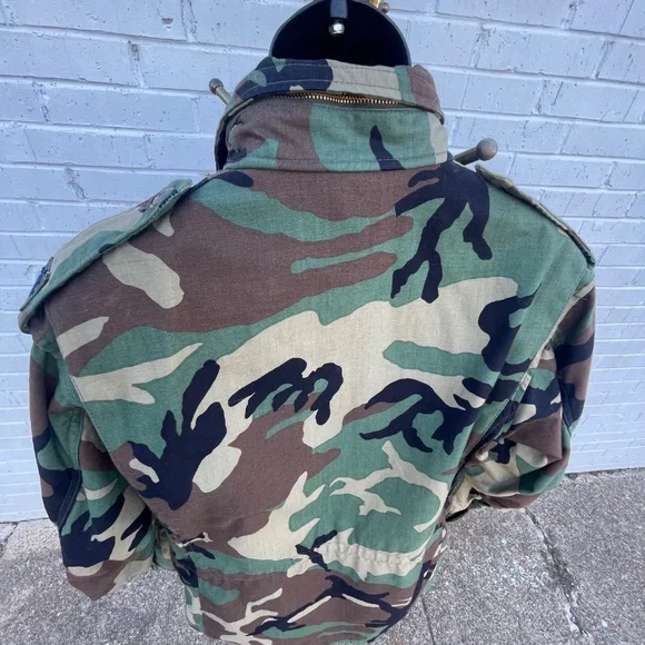 Men's Size Medium Regular U.S. Air Force Issue Woodland Camouflage Field Jacket - Picture 11 of 16
